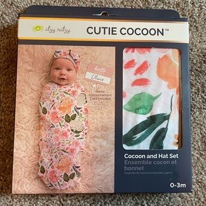NIB Itzy Ritzy Cutie Cocoon Swaddle and Hat Set